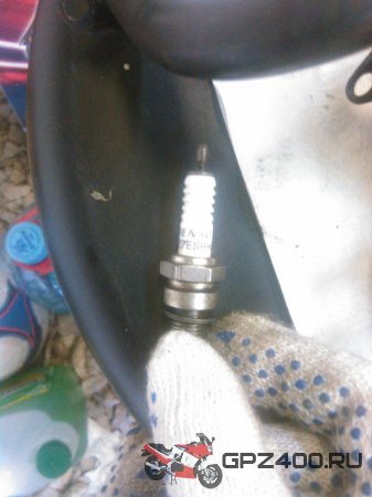 Замена свечей в мотоцикле GPZ400